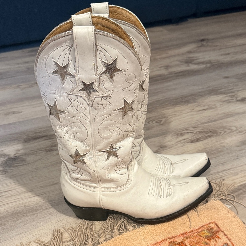Cowgirl boot